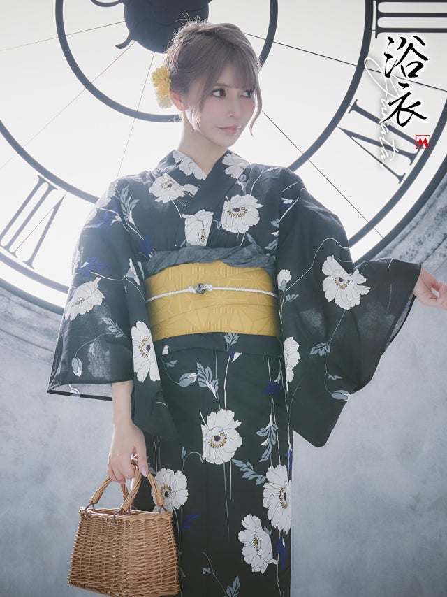[浴衣 選べる帯] レトロ 黒地×ホワイトポピー ゆかた3点セット (浴衣+平帯or作り帯+下駄)
