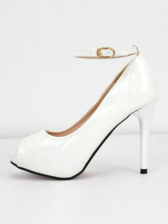 シンプルなホワイトのワンカラーでどんなドレスとも相性抜群!ストラップ付きオープントゥハイヒールパンプス